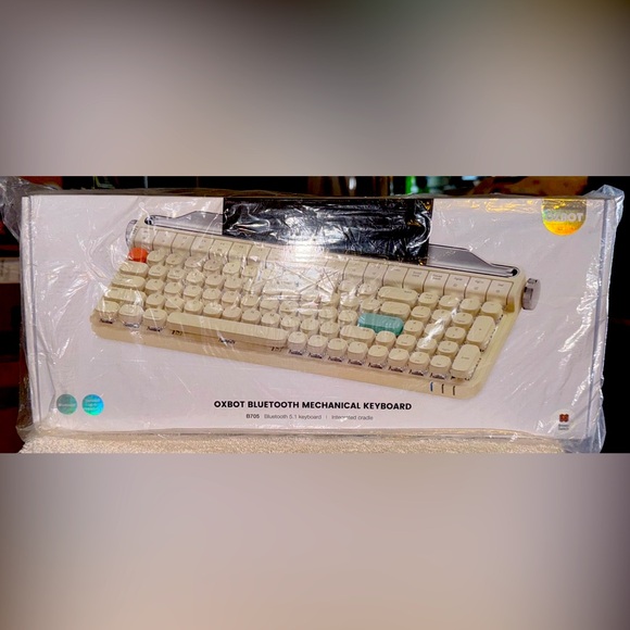 Bluetooth Mechanical Keyboard - Cream and Blue